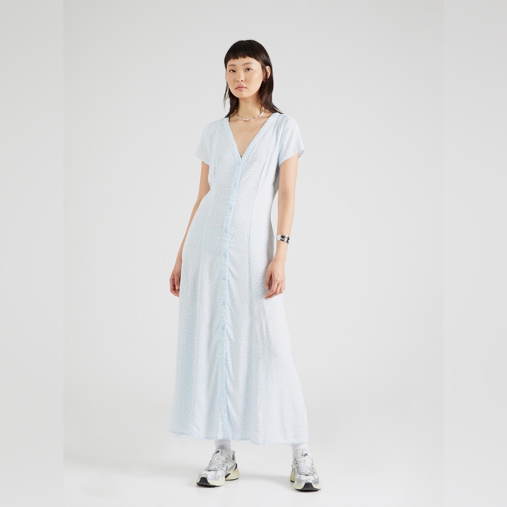 Monki Shirt Dress in Light Blue with White Flower Pattern 100% Viscose